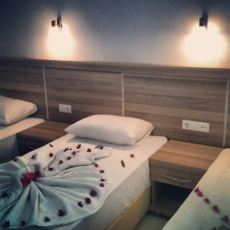 Filis Hotel 2*